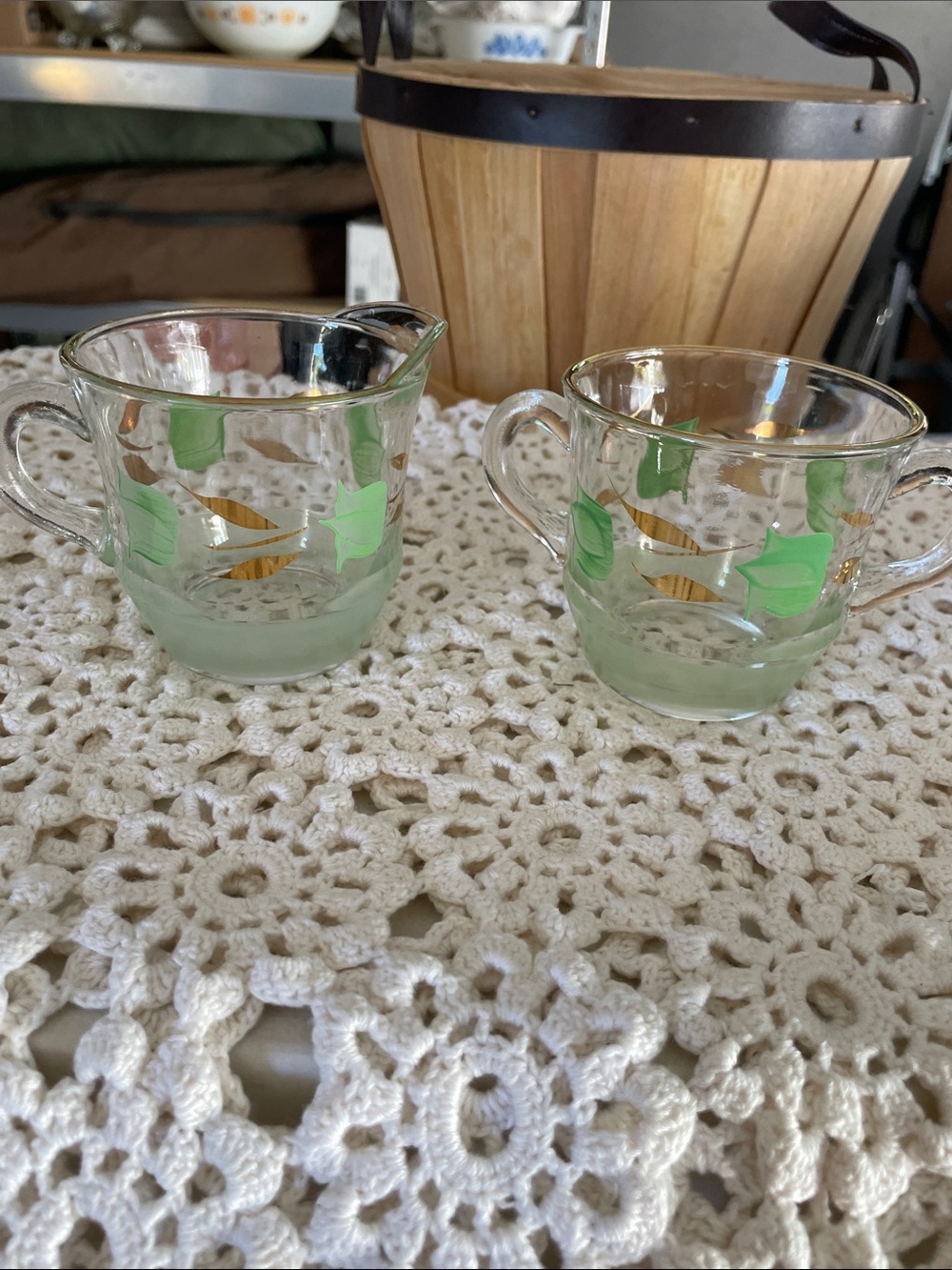 Vintage Bartlett Collins Green Leaf Glass Creamer and Sugar Set - Picture 2 of 3